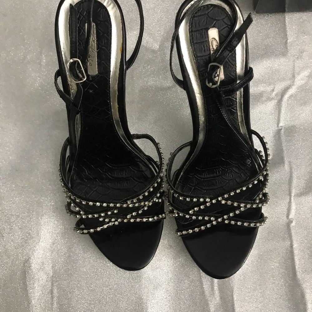 Heels - Picture 5 of 8